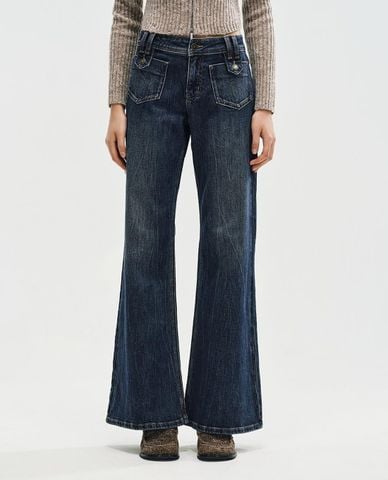  URBAN REVIVO - Quần jeans nữ ống loe phối túi 