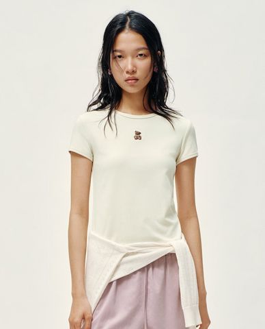  URBAN REVIVO - Áo croptop nữ cổ tròn tay ngắn phom ôm 