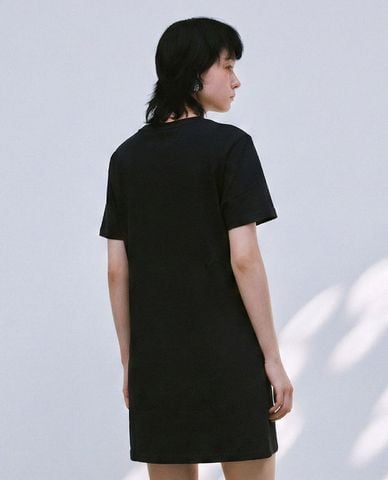  URBAN REVIVO - Đầm mini cổ tròn đính nơ phom suông 