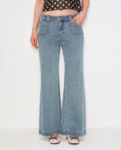  URBAN REVIVO - Quần jeans nữ ống loe họa tiết chấm bi 