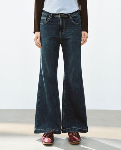  URBAN REVIVO - Quần jeans nữ ống loe wash bạc 