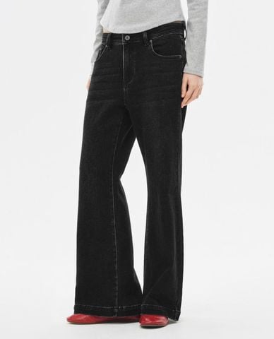  URBAN REVIVO - Quần jeans nữ ống loe hiện đại 