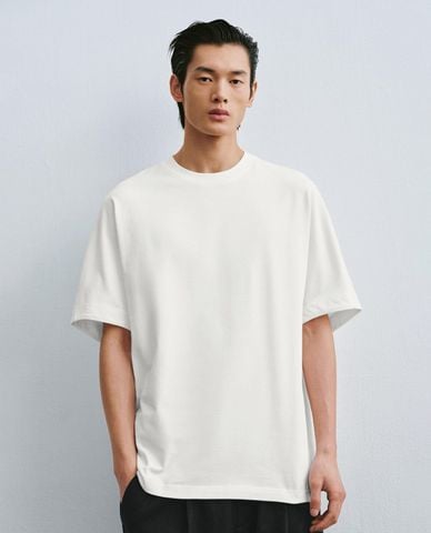  URBAN REVIVO - Áo thun nam cổ tròn tay ngắn hiện đại 