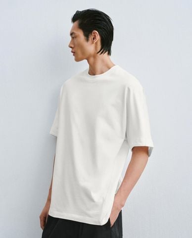  URBAN REVIVO - Áo thun nam cổ tròn tay ngắn hiện đại 