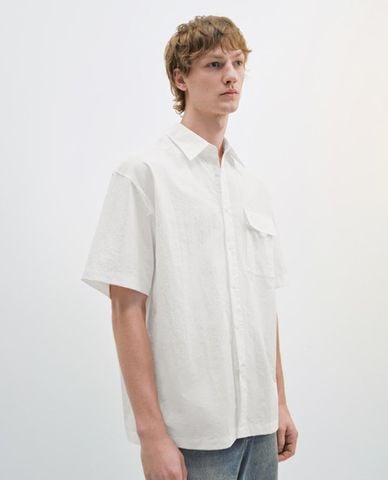  URBAN REVIVO - Áo sơ mi nam cổ bẻ tay ngắn 