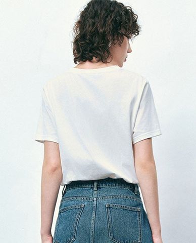  URBAN REVIVO - Áo thun nữ cổ V tay ngắn Loose 