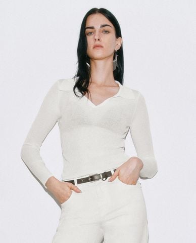  URBAN REVIVO - Áo dệt kim nữ cổ bẻ tay dài phom ôm 