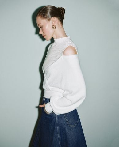  URBAN REVIVO - Áo dệt kim nữ cổ tròn tay dài phối layer 