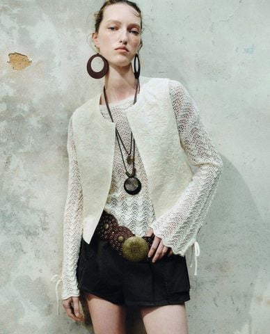  URBAN REVIVO - Áo khoác gilet nữ thêu họa tiết Leisure 
