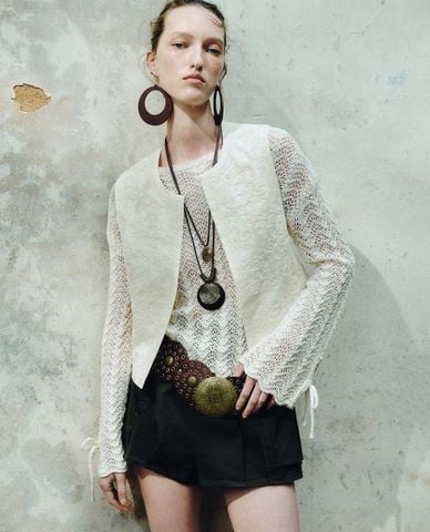  URBAN REVIVO - Áo khoác gilet nữ thêu họa tiết Leisure 