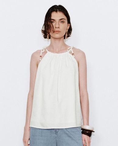  URBAN REVIVO - Áo hai dây nữ denim cổ nhún phối hạt 