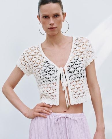  URBAN REVIVO - Áo khoác cardigan nữ tay ngắn buộc dây 