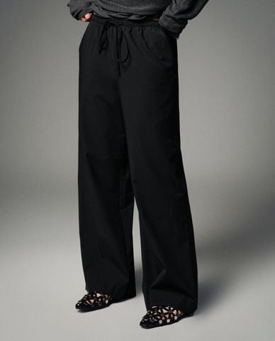  URBAN REVIVO - Quần nữ ống rộng lưng thun phối dây rút 