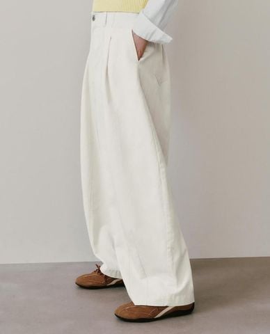  URBAN REVIVO - Quần jeans nữ ống rộng cạp cao 