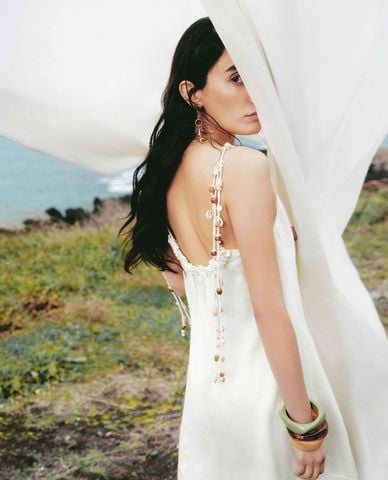  URBAN REVIVO - Đầm hai dây mini phối hạt 