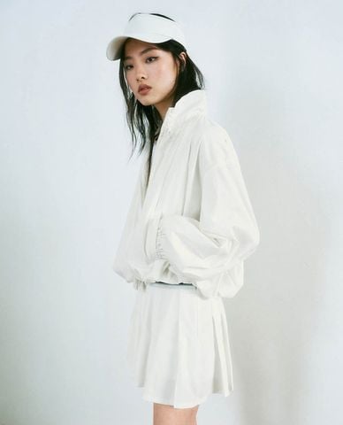  URBAN REVIVO - Áo khoác croptop nữ cổ trụ phối khoá zip 