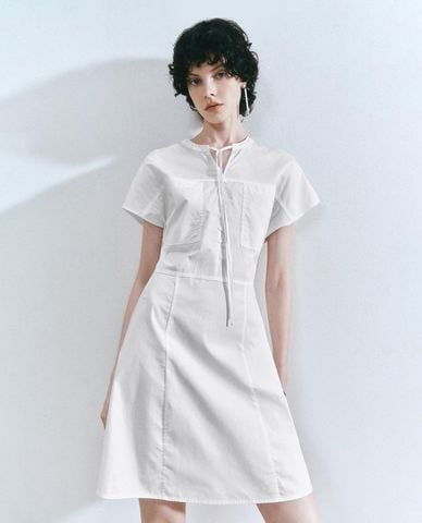  URBAN REVIVO - Đầm midi cổ V tay ngắn Skater 