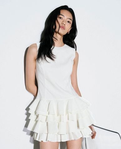  URBAN REVIVO - Đầm sát nách mini cổ tròn phối bèo 