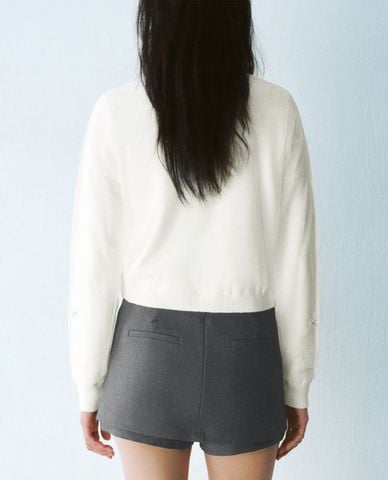  URBAN REVIVO - Áo khoác cardigan nữ cổ tròn đính hoa nổi 