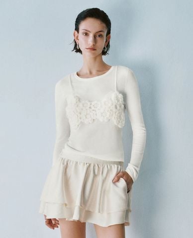  URBAN REVIVO - Áo dệt kim nữ cổ tròn tay dài thêu hoa 