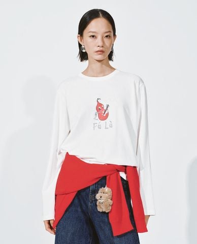  URBAN REVIVO - Áo thun nữ cổ tròn tay dài in họa tiết 