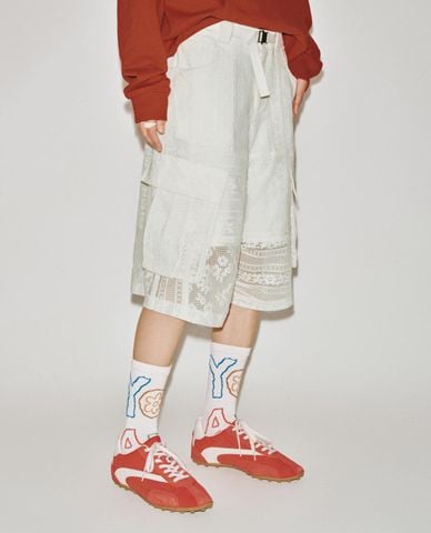  URBAN REVIVO - Quần nữ ống rộng túi hộp phối ren 