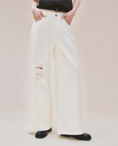  URBAN REVIVO - Quần jeans nữ ống rộng rách gối 