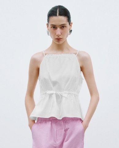  URBAN REVIVO - Áo hai dây nữ bản mảnh chiết eo 