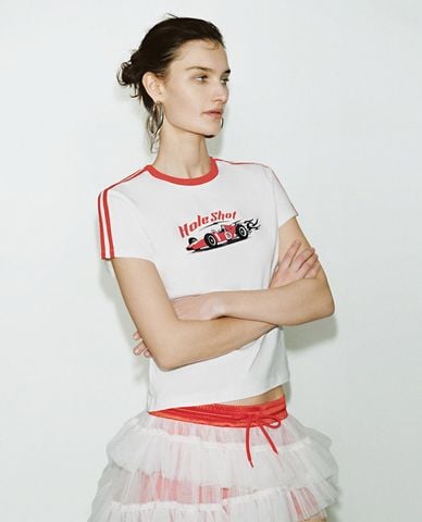  URBAN REVIVO - Áo thun nữ cổ tròn tay ngắn phối viền 