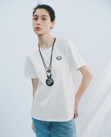  URBAN REVIVO - Áo thun nữ cổ tròn tay ngắn phối họa tiết 