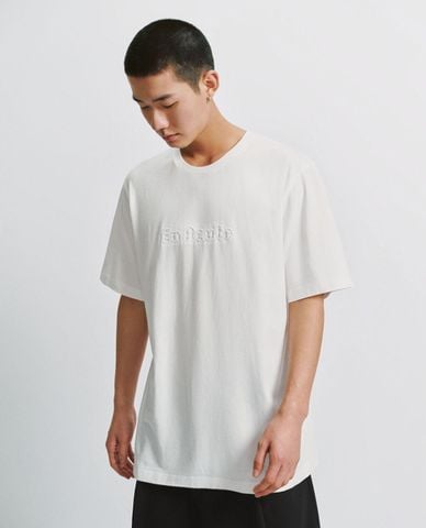  URBAN REVIVO - Áo thun nam cổ tròn tay ngắn in chữ 