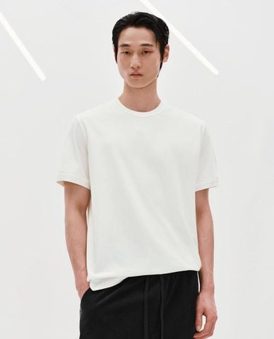  URBAN REVIVO - Áo thun nam cổ tròn tay ngắn tối giản 