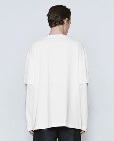  URBAN REVIVO - Áo thun nam cổ tròn tay dài in họa tiết 