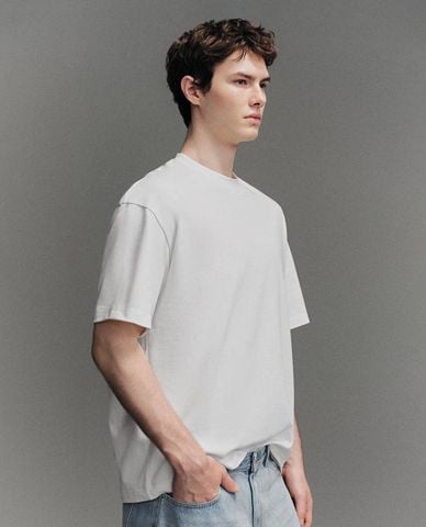  URBAN REVIVO - Áo thun nam cổ tròn tay ngắn in chữ 