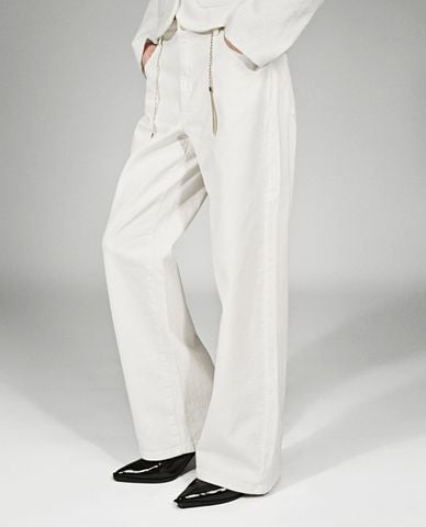  URBAN REVIVO - Quần jeans nữ ống rộng phối thắt lưng 