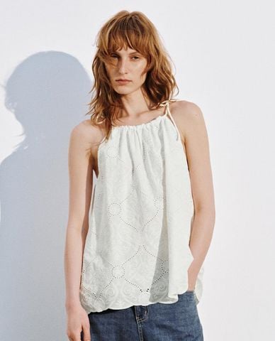  URBAN REVIVO - Áo hai dây nữ họa tiết ren buộc dây 