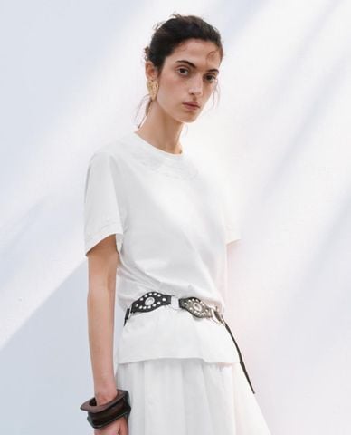  URBAN REVIVO - Áo thun nữ cổ trò tay ngắn dệt viền 