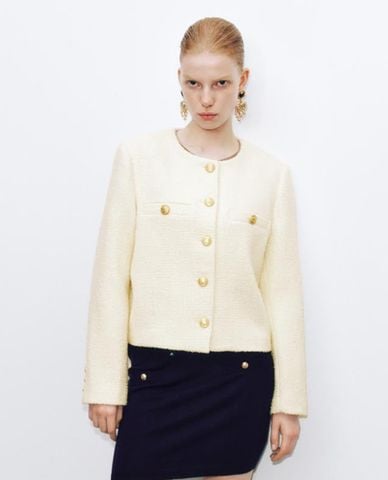  URBAN REVIVO - Áo khoác tweed nữ cổ tròn tay dài phối nút 