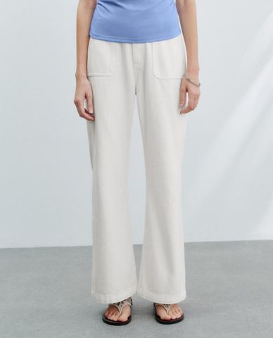  URBAN REVIVO - Quần jeans nữ ống rộng thời trang 