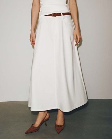  URBAN REVIVO - Chân váy denim midi dáng chữ A phối thắt lưng 