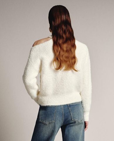  URBAN REVIVO - Áo dệt kim nữ cổ cao tay dài hở vai 