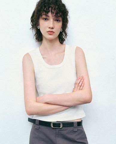  URBAN REVIVO - Áo sát nách dệt kim nữ phom croptop 