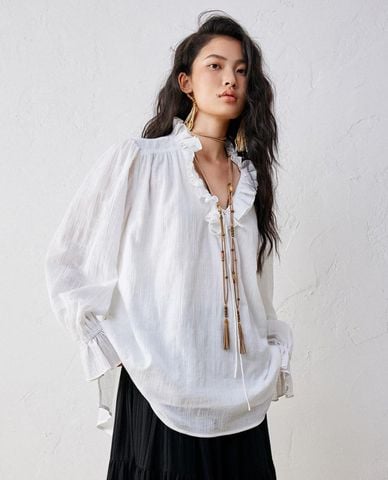  URBAN REVIVO - Áo kiểu nữ cổ V tay dài nhún bèo 