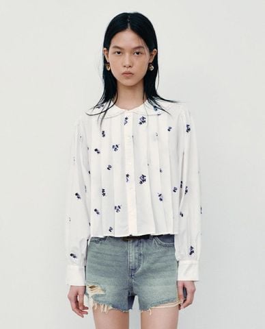  URBAN REVIVO - Áo sơ mi nữ cổ ren tay dài thêu hoa 