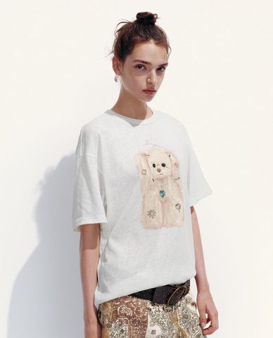  URBAN REVIVO - Áo thun nữ cổ tròn tay ngắn in họa tiết 