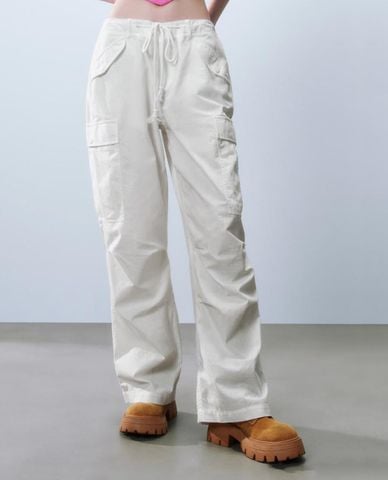  URBAN REVIVO - Quần nữ ống rộng dây rút phối túi hộp 