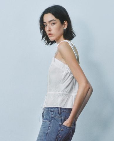  URBAN REVIVO - Áo hai dây nữ viền ren thắt nơ 