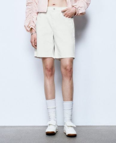  URBAN REVIVO - Quần short jeans nữ phom suông tối giản 