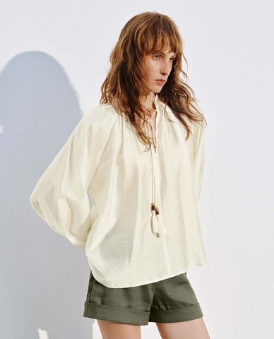  URBAN REVIVO - Áo kiểu nữ cổ trụ tay dài phối dây đính hạt 