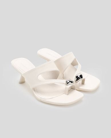  URBAN REVIVO - Giày mules cao gót nữ đính charm 